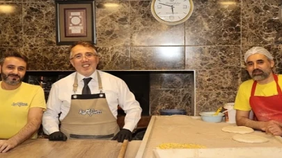 Nevşehir Belediye Başkanı Dr. Mehmet Savran Fırında Pide Pişirdi