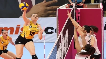 VakıfBank, normal sezonu galibiyetle kapattı