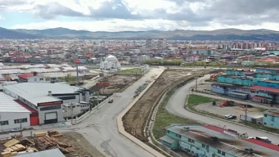 Van Büyükşehir Belediyesi Yeni Marangozlar Sanayi Sitesi’nde 12 dönümlük alanda park yapımına başladı