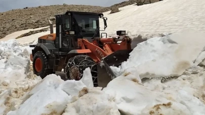 Antalya Büyükşehir ekiplerinden Mayıs ayında kar mesaisi