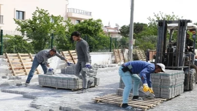 Burhaniye’de Yol Yapım ve Onarım Çalışmaları Aralıksız Devam Ediyor