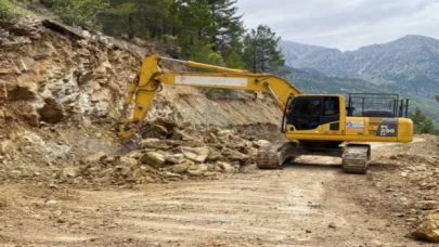 Büyükşehir Belediyesi’nden Pembelik’te yol çalışması