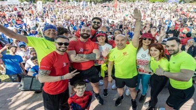 Dünyayı buluşturan maratona Kenya ve Etiyopyalı atletler damga vurdu Maraton İzmir 100’üncü yıl onuruna koşuldu