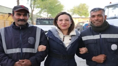 Efes Selçuk Belediye Başkanı Filiz Ceritoğlu Sengel 1 Mayıs Emek ve Dayanışma Günü sebebiyle belediye çalışanları ile bir araya geldi