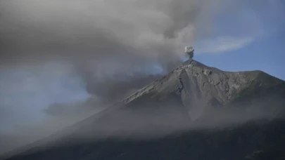 Fuego Yanardağı faaliyete geçti: 1054 kişi tahliye edildi