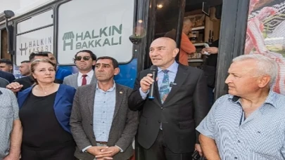 Halkın Bakkalı/Halkın Kasabı’na gezici araç da eklendi Soyer: “İzmir’in en çok ihtiyaç duyulan mahallelerine gidecek”