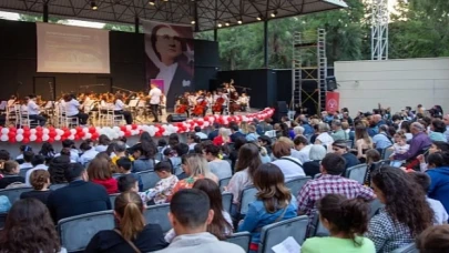 İzmirliler, İnci Vakfı Çocuk ve Gençlik Orkestrası’yla 19 Mayıs coşkusunu dolu dolu yaşadı