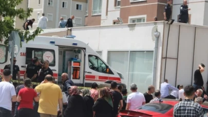 Kayseri'de çocuğunu kurtarmak isteyen anne, kucağındaki çocuğu ile 13. kattan düştü