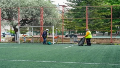 Kütahya’da park ve havuzlarda genel temizlik