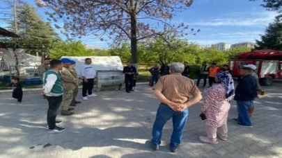 Malatya İtfaiyesi konteyner kentlerde yaşayanları uyardı