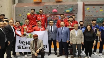 Nevşehir Belediye Başkanı Dr. Mehmet Savran 3. Lig 3. Etap Masa Tenisi Müsabakaları ödül törenine katıldı