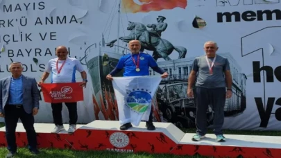 Sakaryalı sporcular yarı maratonda kürsüye çıktı