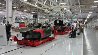 Tesla, 1 milyondan fazla aracını çağırdı