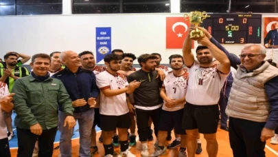 Trakya Cup Voleybol’da şampiyon Malkaraspor