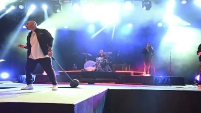 Ünlü rock grubu Gripin Kemer’de konser verdi