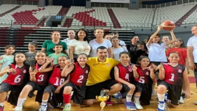 Antalya’da küçük basketbolcular lig ikincisi