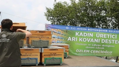 Aydın Büyükşehir Belediyesi’nden kadın arıcılara kovan desteği