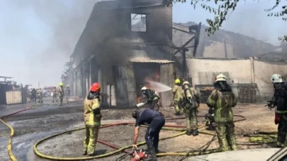 Bursa'da kimyasal maddelerin bulunduğu işletmede büyük yangın