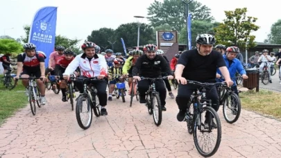 Bursalılar Dünya Bisiklet Günü’nde pedal çevirdiler