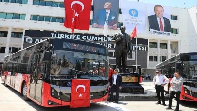 Büyükşehir’in 60 kırmızı otobüsü toplu ulaşımda hizmette