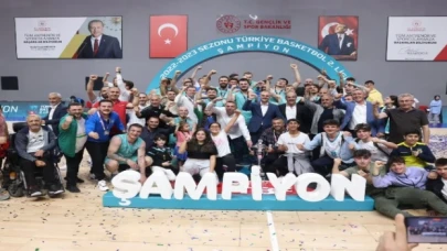 Çayırova Belediyesi 2. Lig’de şampiyon oldu