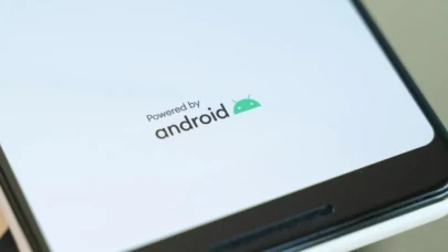 Google'dan beklenmedik hamle! Android logosu yıllar sonra değişiyor!