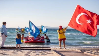 Halk plajlarında mavi bayrak dalgalanıyor