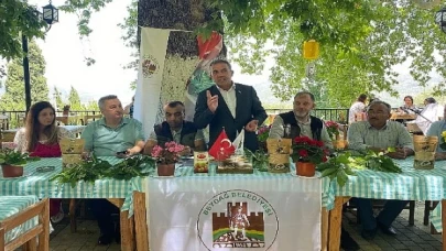 İzmir’in Beydağ ilçesinde Beydağ Belediyesi’nce koordine edilen ”Kestane Gal Arısı Zararlısı” bilgilendirme toplantısı yapıldı.