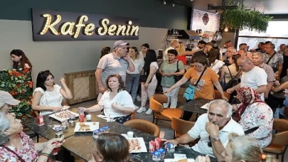 “Kafe Senin”, Hizmete Girdi