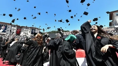 Koç Üniversitesi  29’uncu Dönem Mezunlarını Verdi