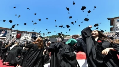 Koç Üniversitesi’nde mezuniyet heyecanı