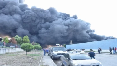 Manisa OSB’deki yangına müdahale sürüyor