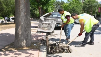 Manisa’da MASKİ’den yağmur suyu ızgaraları temizliği