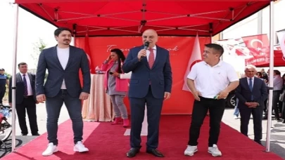 Naim Süleymanoğlu Kapalı Spor Salonu Hizmete Açıldı