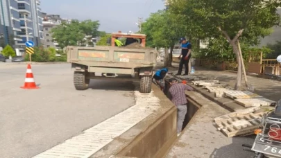 Salihli’de yağmursuyu ızgaraları temizlendi