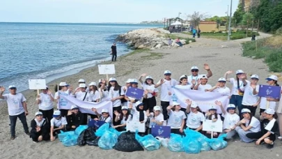 Silivrili Öğrenciler Marmara Denizi’nde Kıyı Temizliği Yaptı