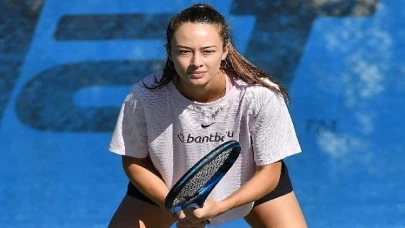 Türk kadın sporcu Zeynep Sönmez Wimbledon’da!