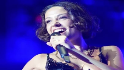 Zeynep Bastık’tan Boğaz’da muhteşem gece