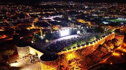 Açık hava sinema günlerine büyük ilgi