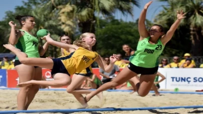 EHF Avrupa U17 Plaj Hentbolu’nda yarı finalistler belli oldu