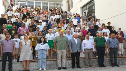 Karabağlar Belediyesi’nden başarılı öğrencilere bisiklet armağanı