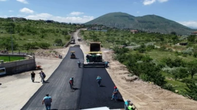 Kayseri Talas’ta asfalt çalışması sürüyor