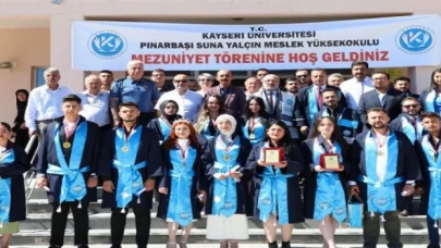 KAYÜ Pınarbaşı MYO’da mezuniyet heyecanı