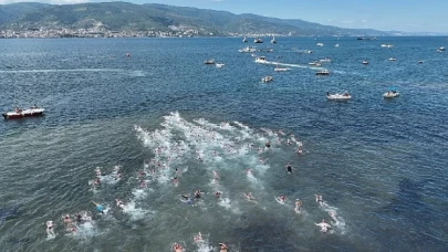 Kocaeli’nin iki yakası yüzlerce yüzücünün kulaçları ile birleşti