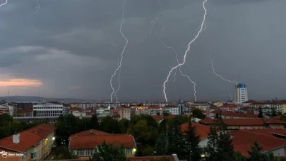 Meteoroloji uyardı! O bölgelerde gök gürültülü sağanak yağış!