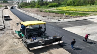 Sivas’ta Danişment Gazi TOKİ yolu yenileniyor