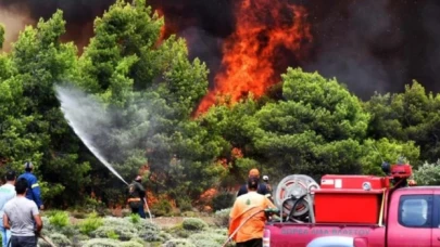 Yunanistan'a iki uçak ve bir helikopter gönderilecek!