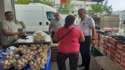 Başkan Topaloğlu’ndan pazar esnafı ziyareti