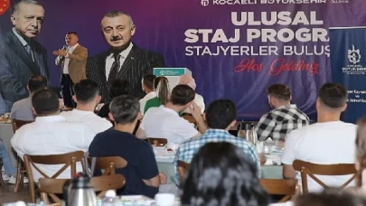 Büyükşehir stajyerleriyle buluşan Büyükakın; İdeallerinizden asla vazgeçmeyin