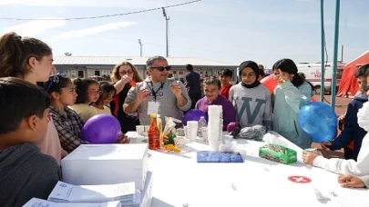 DEÜ’den deprem bölgesinde umuda yolculuk 